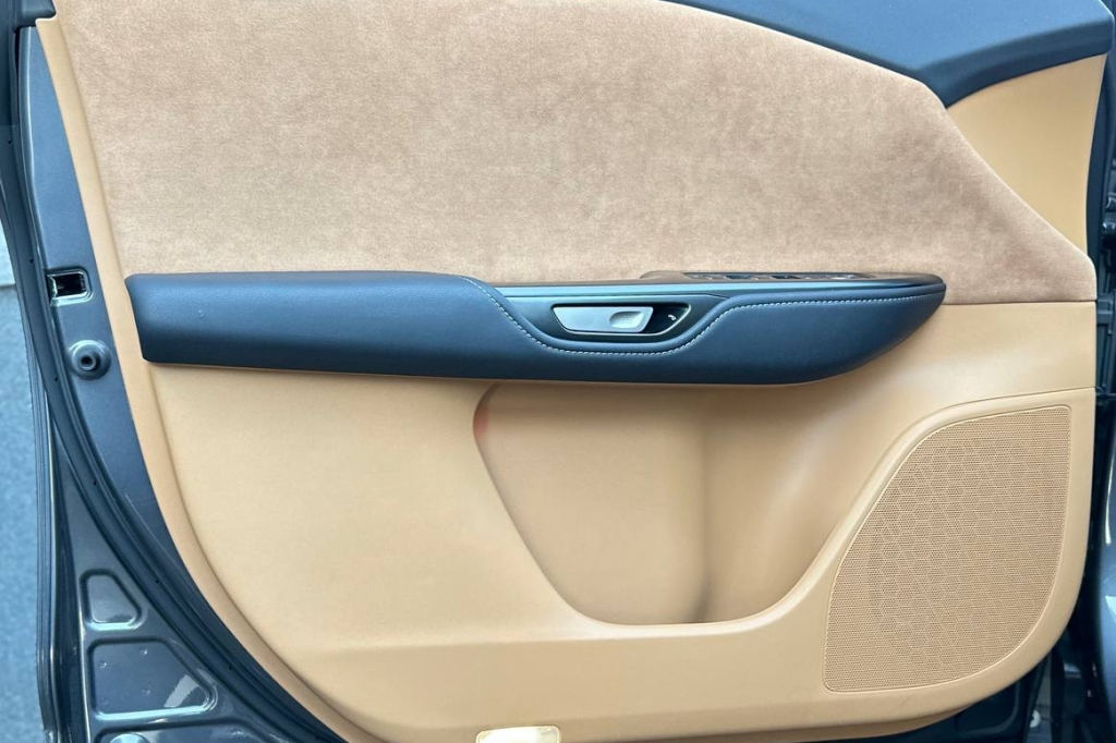 Lexus RZ 450e 2023 photo 9