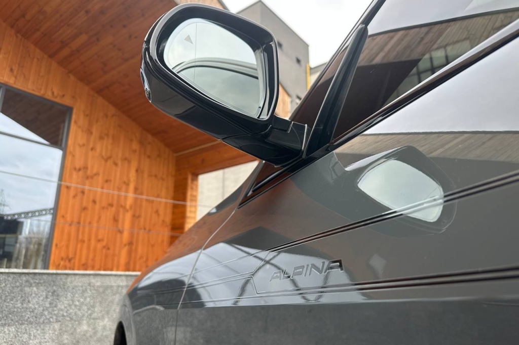 BMW-Alpina XB7 2022 фото 9