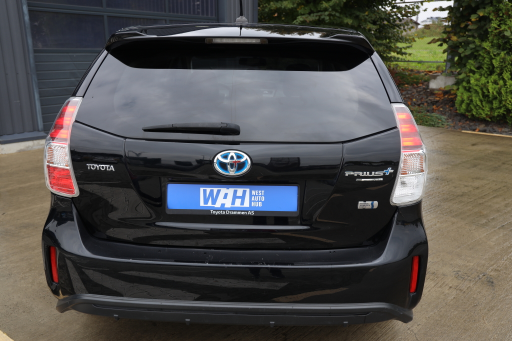 Toyota Prius Prime 2016 фото 5