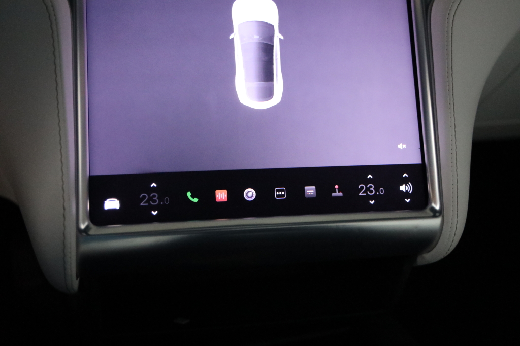 Tesla Model S 2017 фото 18