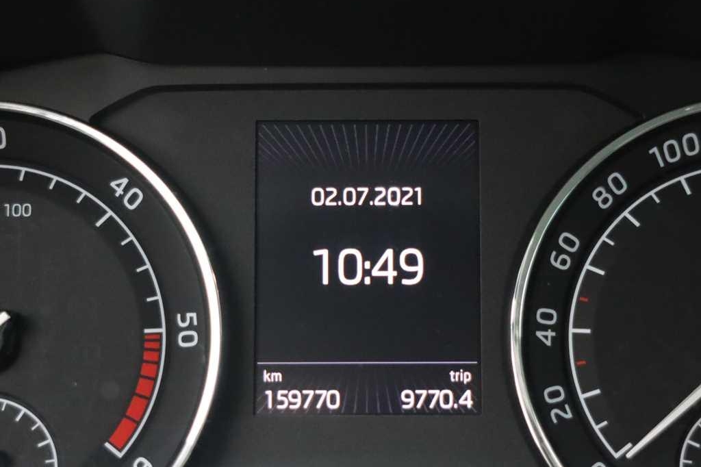 Skoda Superb 2016 photo 2