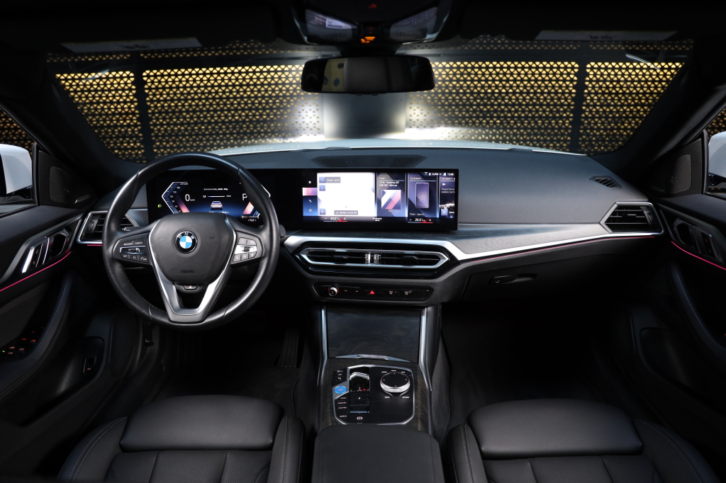 BMW i4 2023 фото 10