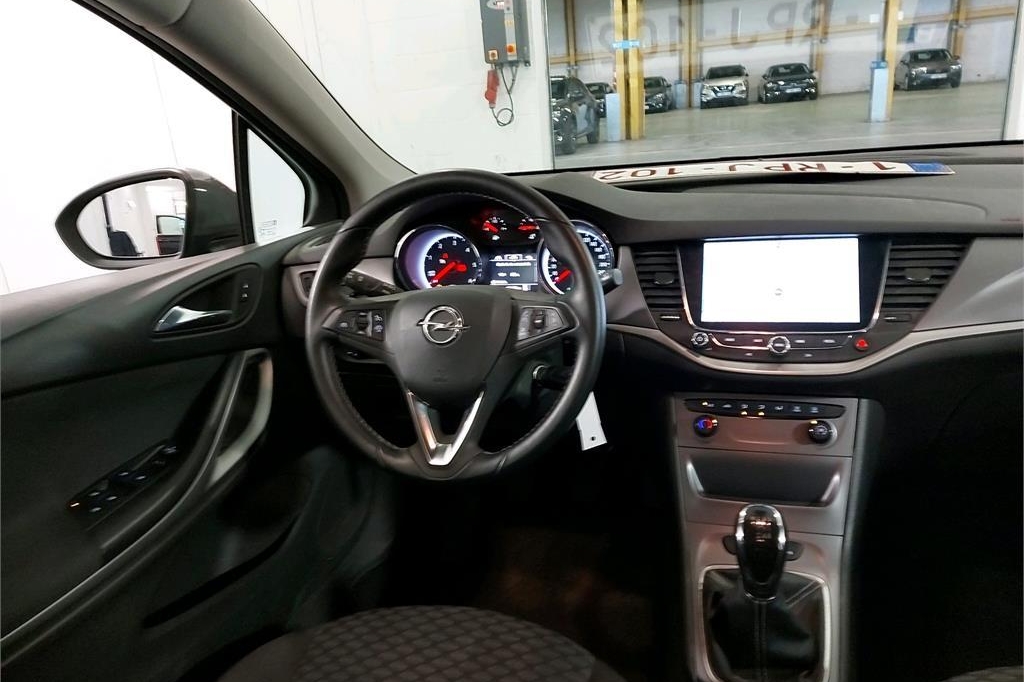 Opel Astra Sports Tourer 2017 фото 3