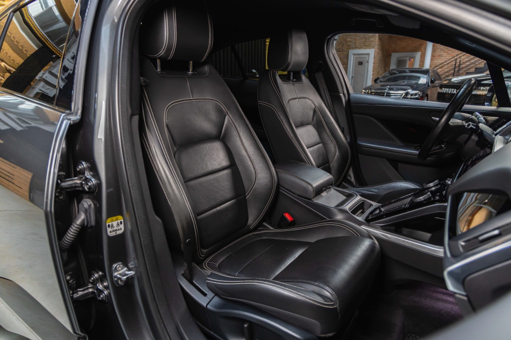 Jaguar I-Pace 2019 фото 33