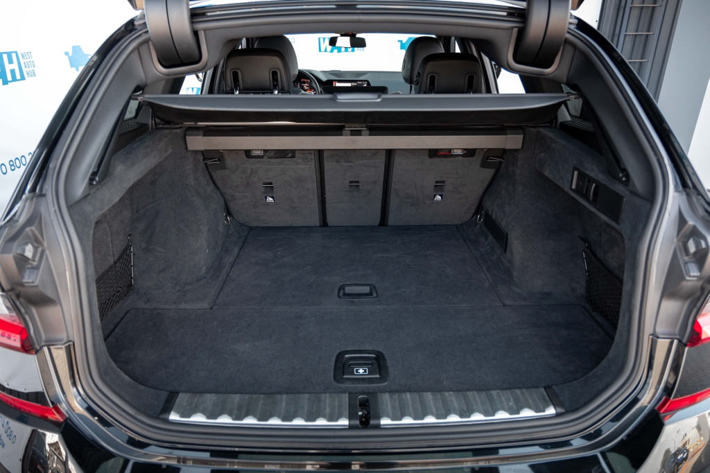 BMW 3 Series 320d 2019 фото 30