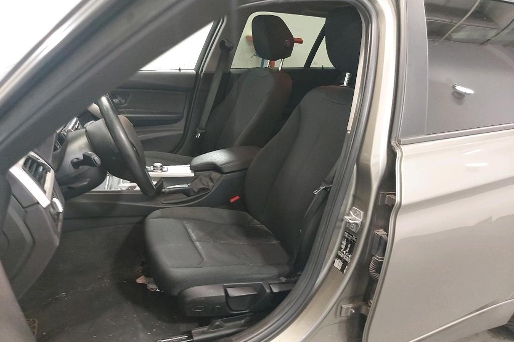 BMW 3er Touring 2016 фото 27