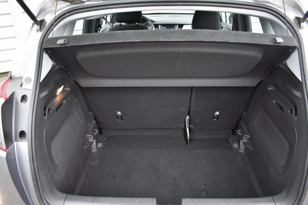 Opel Crossland X 2019 фото 2