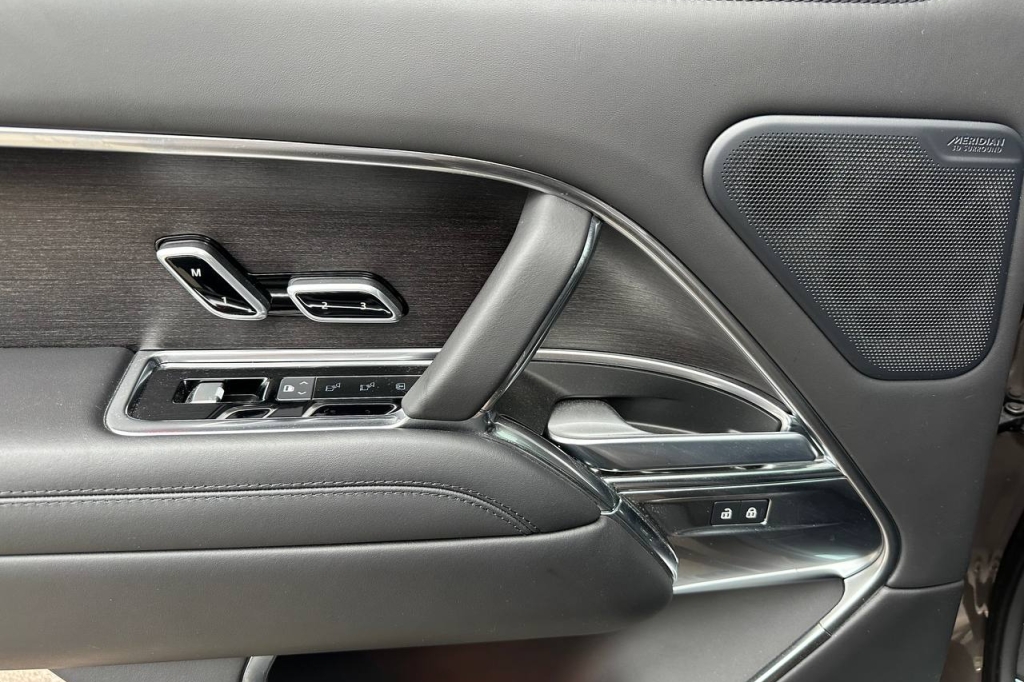 Land Rover Range Rover 3.0 D350 MHEV AWD First Edition  2023 photo 11