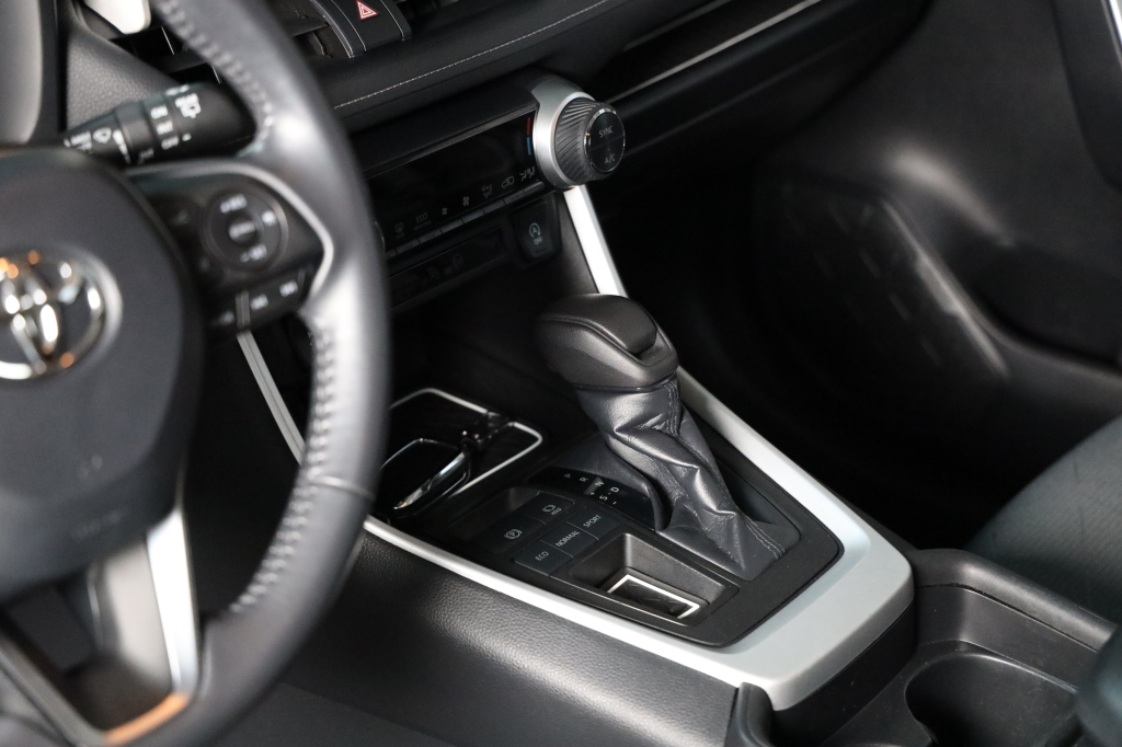 Toyota RAV4 2020 фото 31