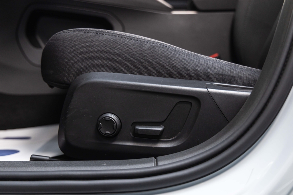 Polestar 2 2022 фото 17