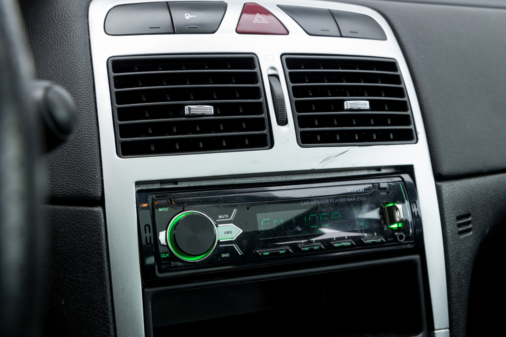 Peugeot 307 SW 2008 фото 23