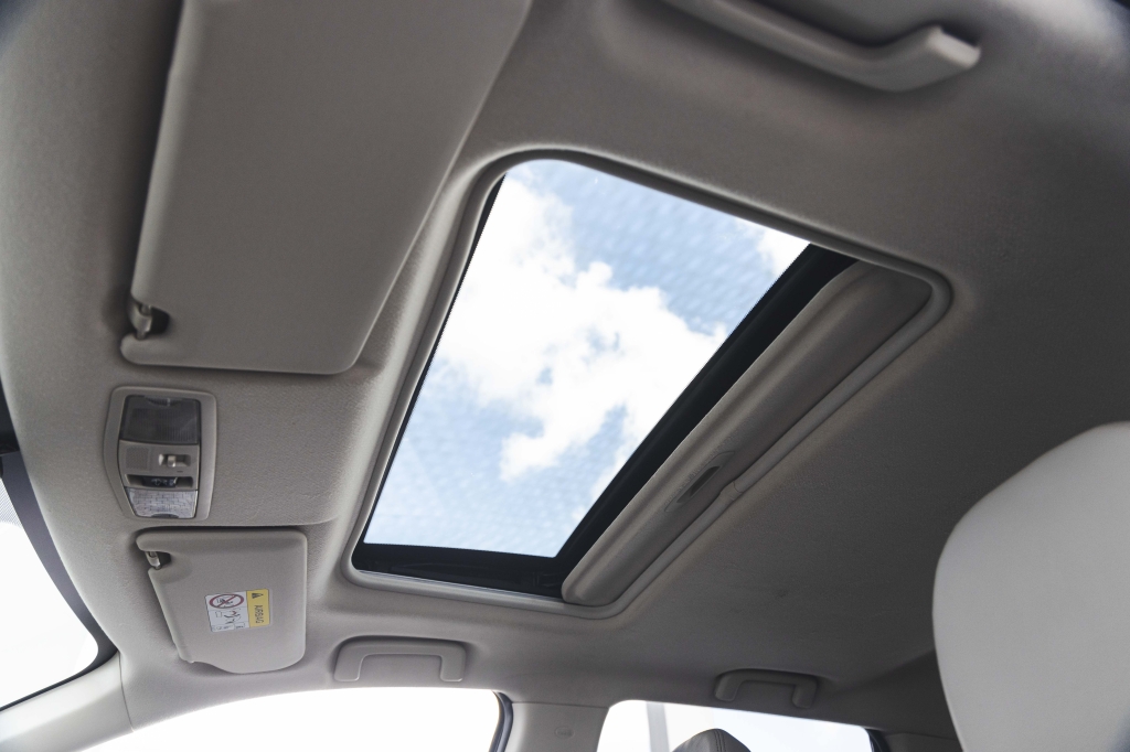 Mitsubishi Outlander PHEV Plug-In Hybrid 2013 photo 26