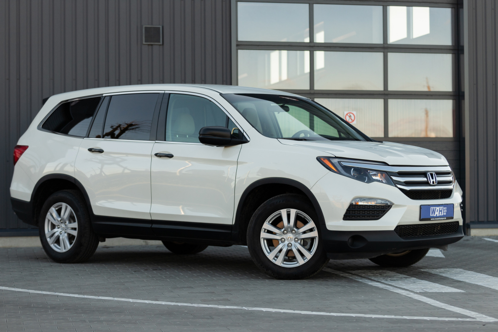 Honda Pilot LX 2018 photo 8