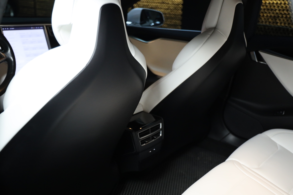 Tesla Model S 2017 фото 38