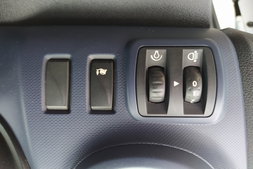 Opel Vivaro photo 14