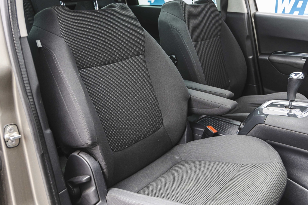 Peugeot 5008 2012 photo 32