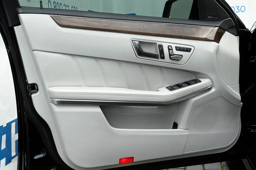 Mercedes-Benz E-Class 2015 4Matic фото 8