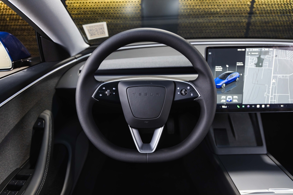 Tesla Model 3 2024 фото 21