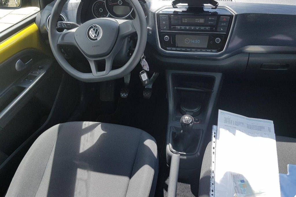 Volkswagen Up 2020 фото 1