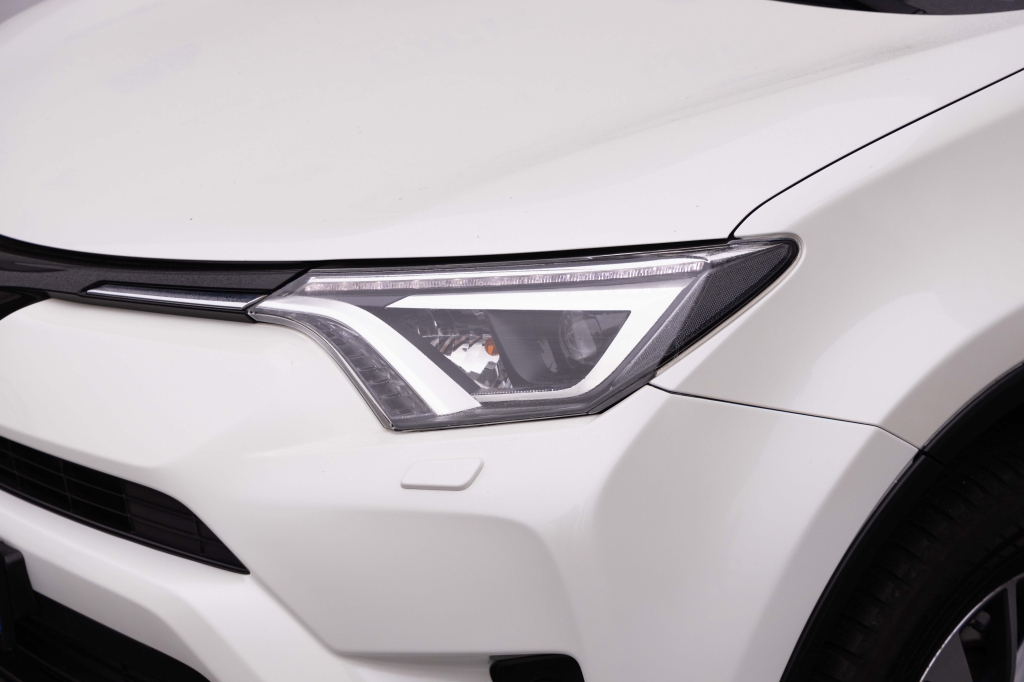 Toyota RAV4 Hybrid 2017 фото 1