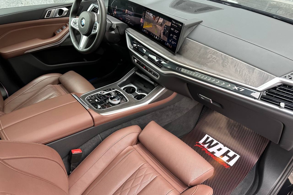 BMW X7 40d 2024 фото 12