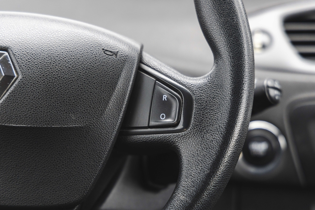 Renault Scenic 2013 фото 20