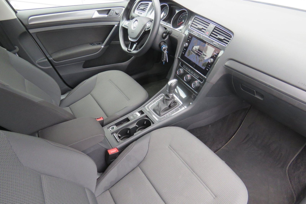 Volkswagen Golf 2018 photo 4