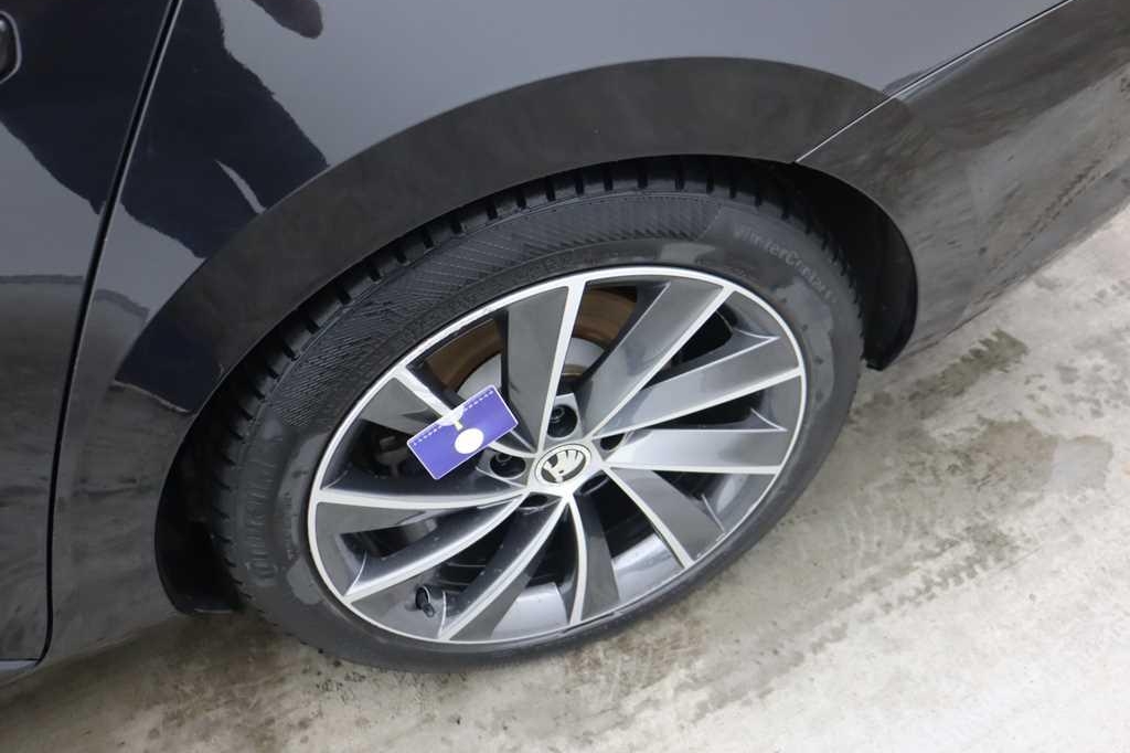 Skoda Superb Combi 2016 фото 21