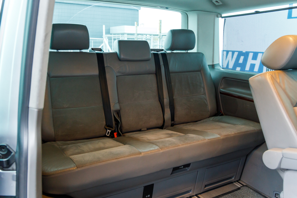 Volkswagen Multivan 2008 photo 8