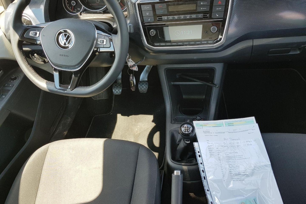 Volkswagen Up 2020 photo 3