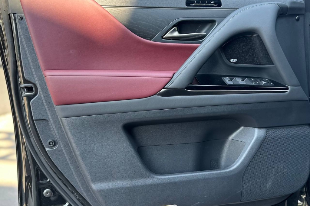 Lexus LX 500d 2023 фото 8