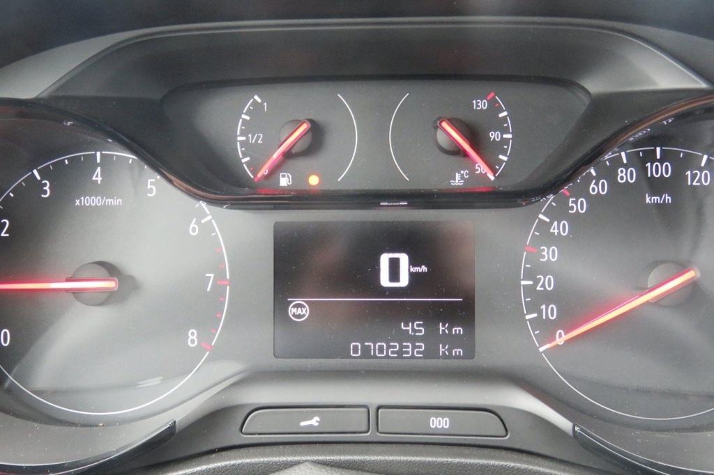 Opel Crossland X 2019 фото 3