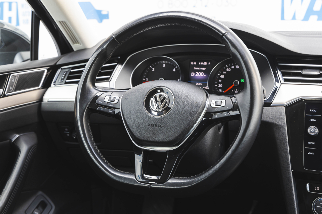 Volkswagen Passat R-Line 4Motion 2018 фото 20