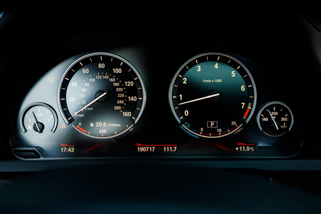 BMW 740 Li 2011 photo 26