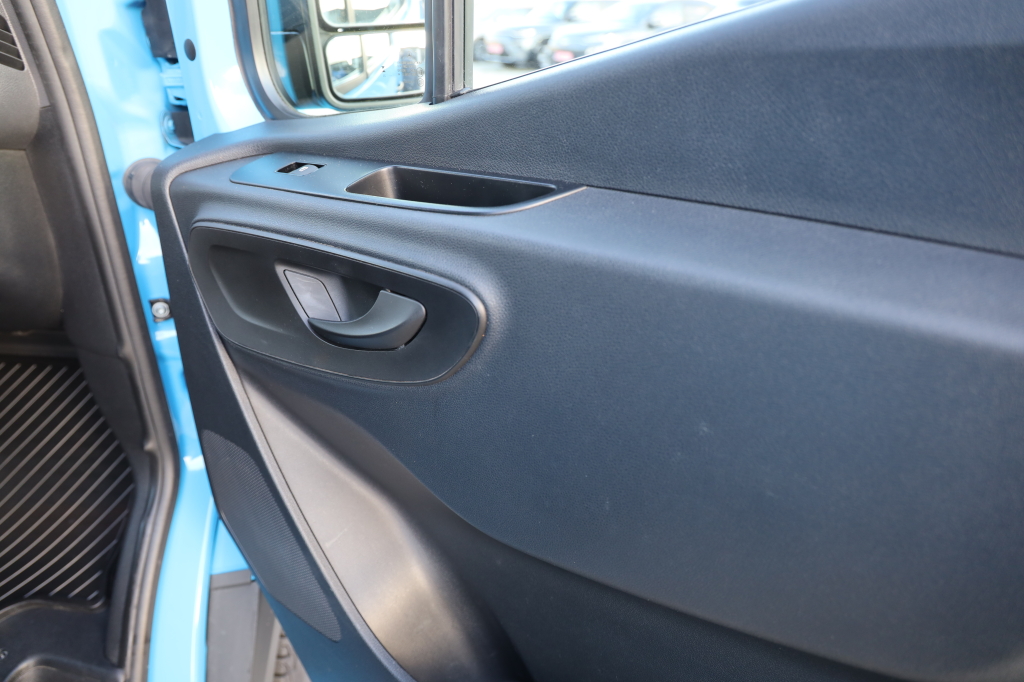 Mercedes-Benz Sprinter 2023 фото 22