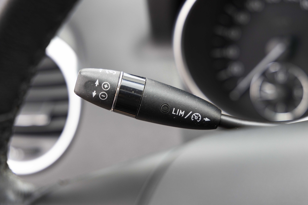 Mercedes-Benz M-Class ML500 W164 2006 photo 31