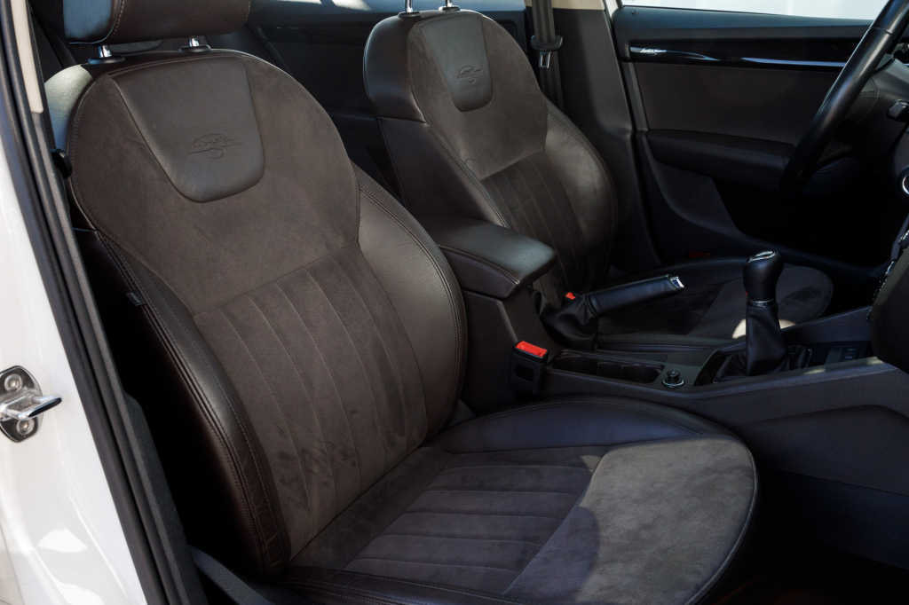 Skoda Octavia Laurin&Klement 2014 photo 30