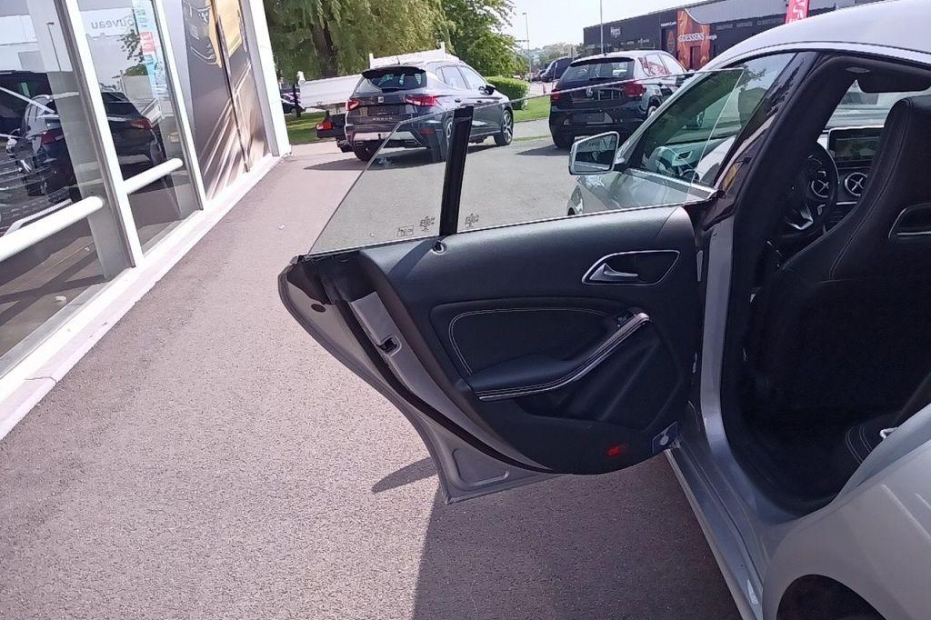 Mercedes-Benz CLA 2017 фото 8