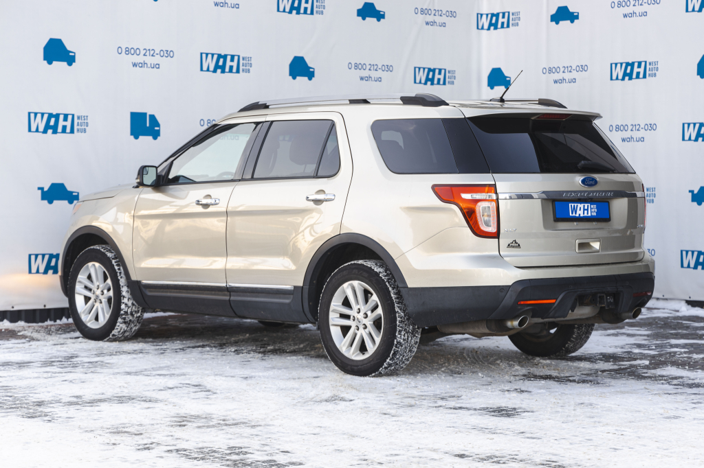 Ford Explorer XLT 2011 фото 8