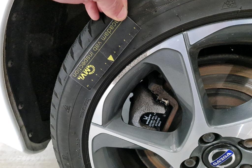 Volvo V60 2016 фото 38