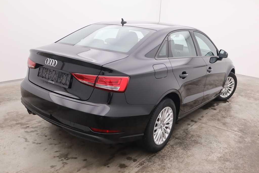 Audi A3 2016 фото 1