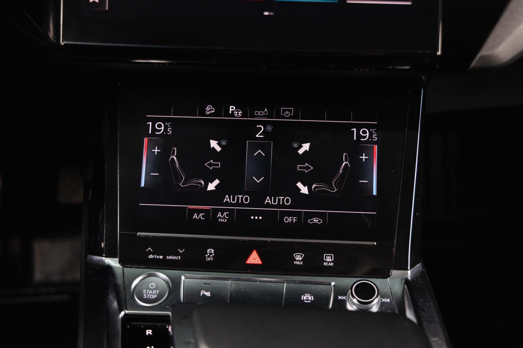 Audi e-tron 2019 photo 27