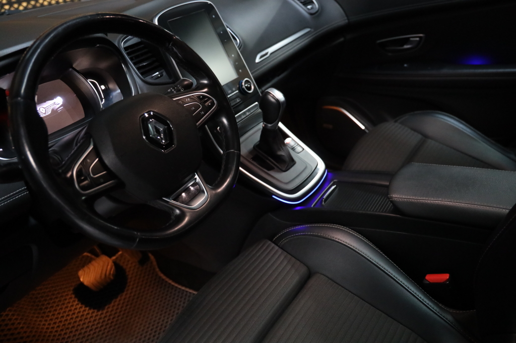 Renault Scenic 2017 фото 43