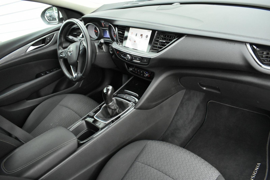 Opel Insignia Sports Tourer 2018 фото 6