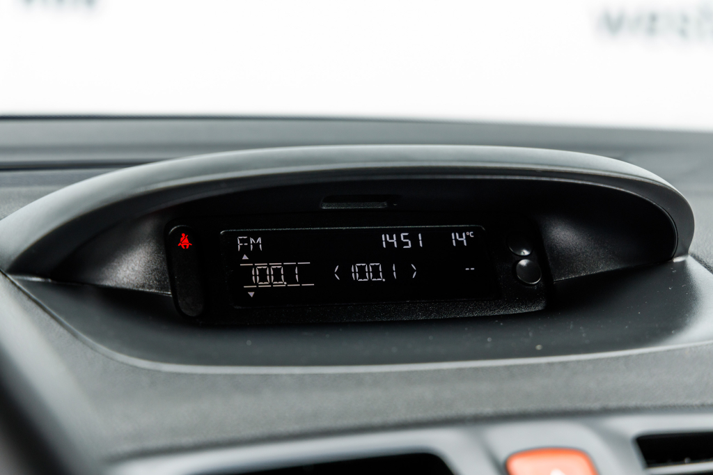 Renault Megane 2010 photo 23