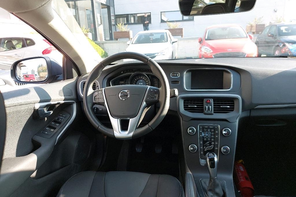 Volvo V40 2019 photo 7