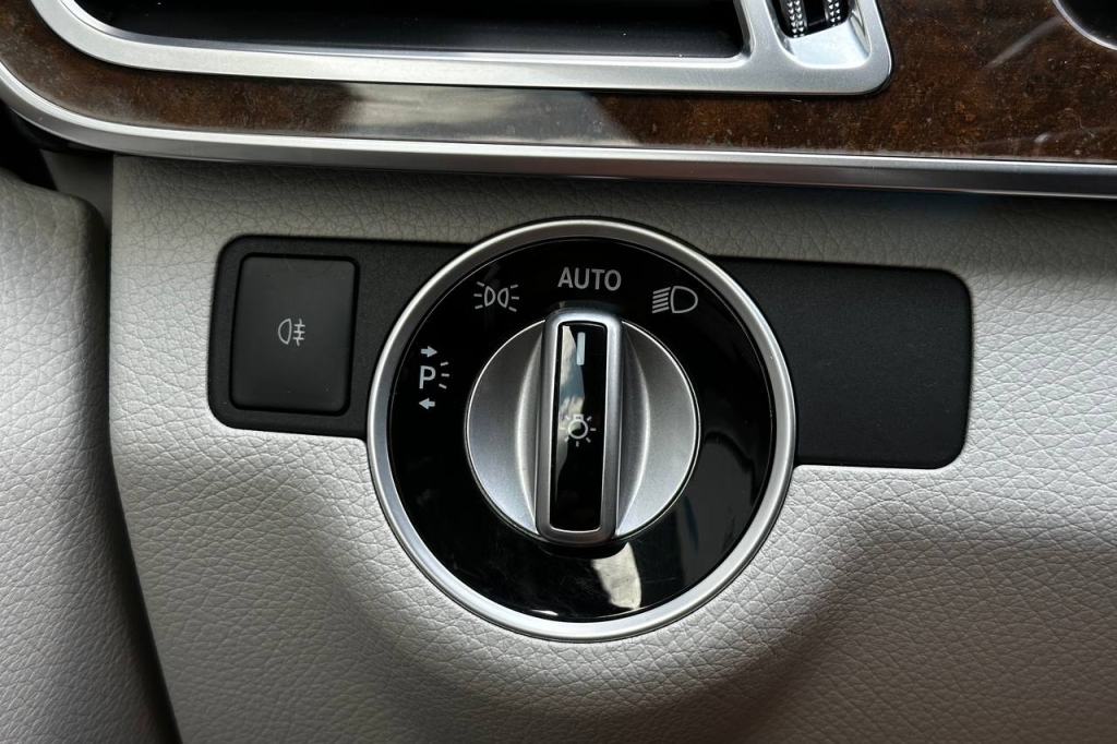 Mercedes-Benz E-Class 2015 4Matic фото 12