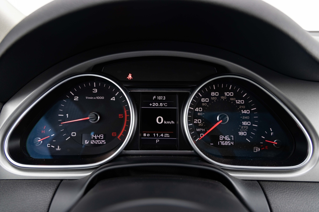 Audi Q7 2015 фото 29