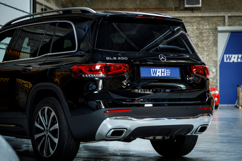 Mercedes-Benz GLB-Class 250 2020 photo 12