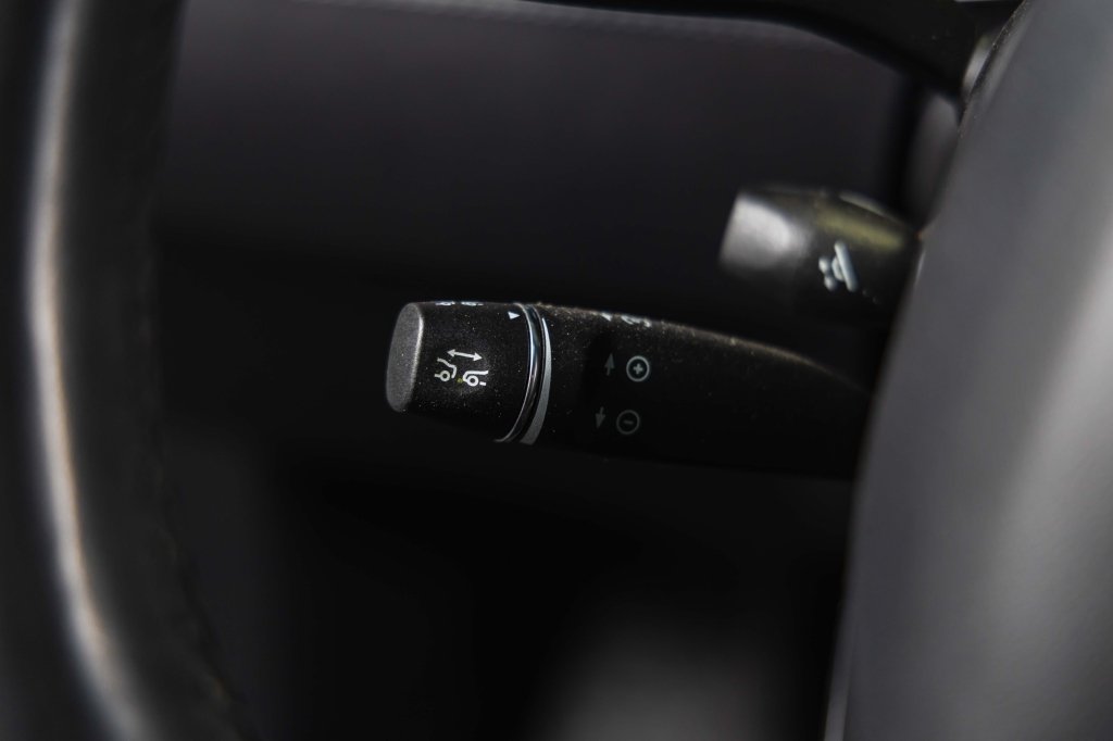 Tesla Model X 75D 2017 фото 18